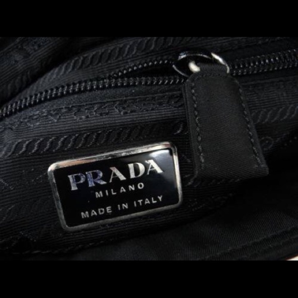 💢SOLD💢 PRADA Black Nylon handbag - Picture 4 of 5